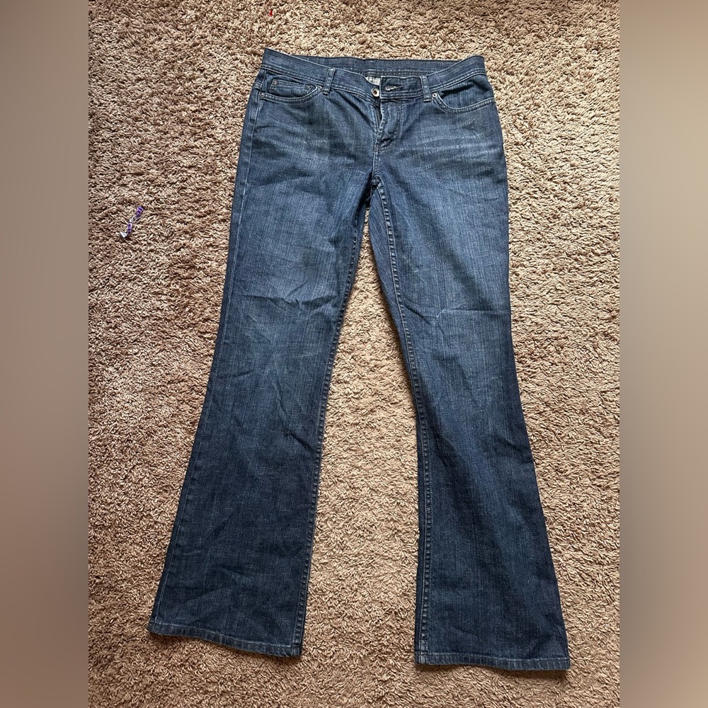 There denim blue jeans